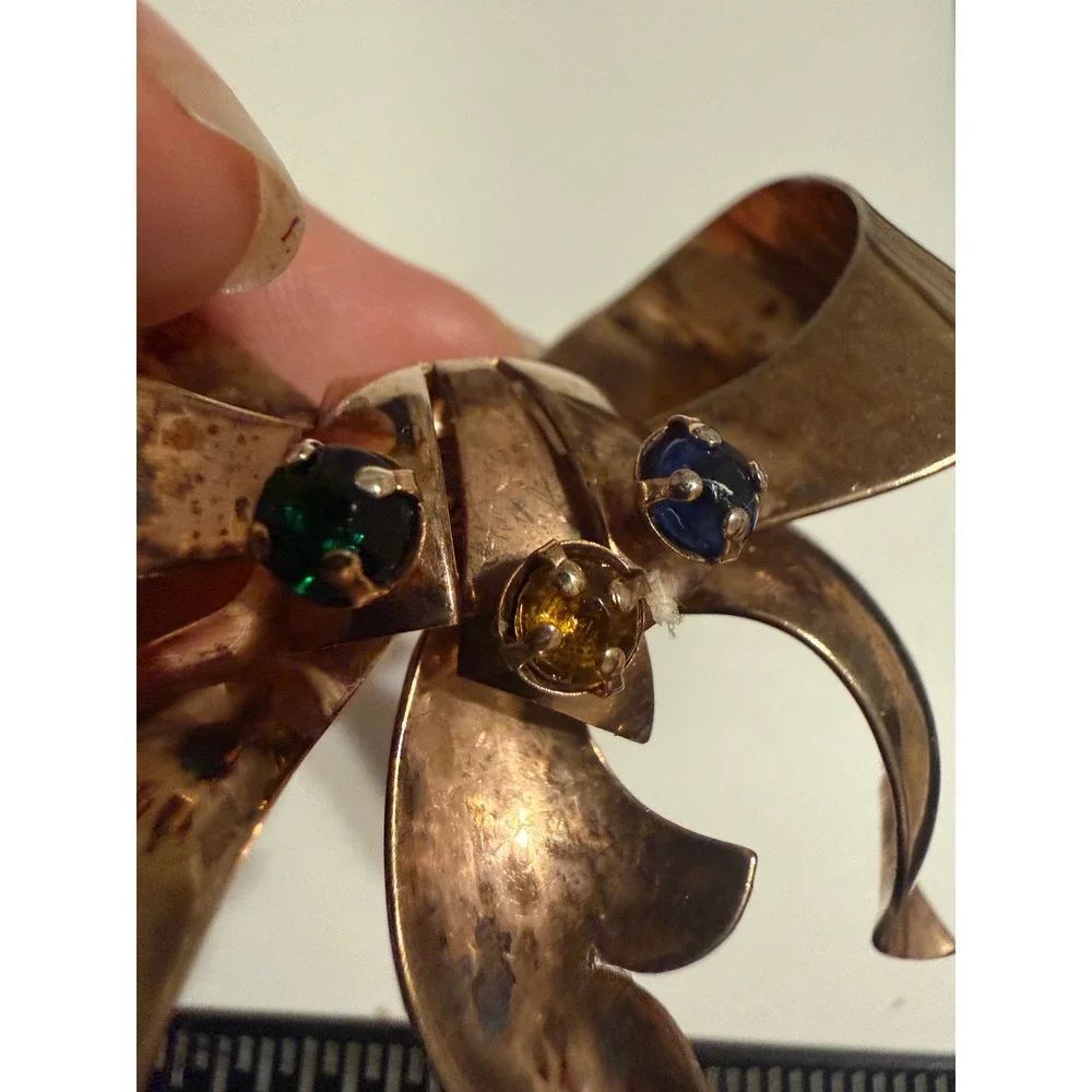 Vintage‎ Rose Gold Tone Bow Brooch Green Blue Yellow Rhinestone Mid Century Pin